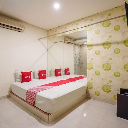 Super Oyo Capital O 92633 Spring Hotel Gubeng Surabaja Zewnętrze zdjęcie