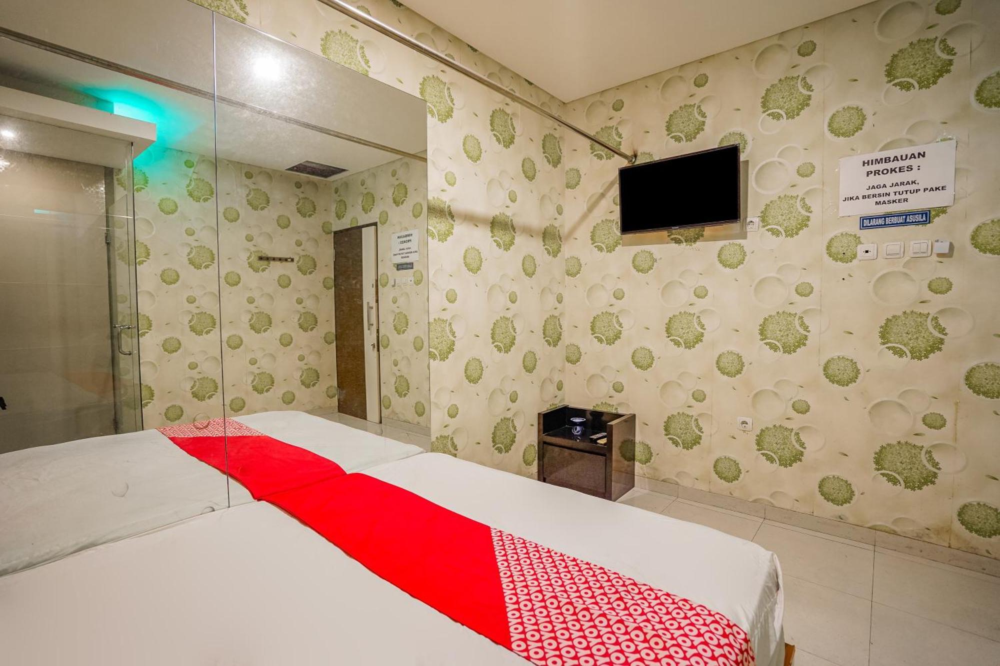 Super Oyo Capital O 92633 Spring Hotel Gubeng Surabaja Zewnętrze zdjęcie