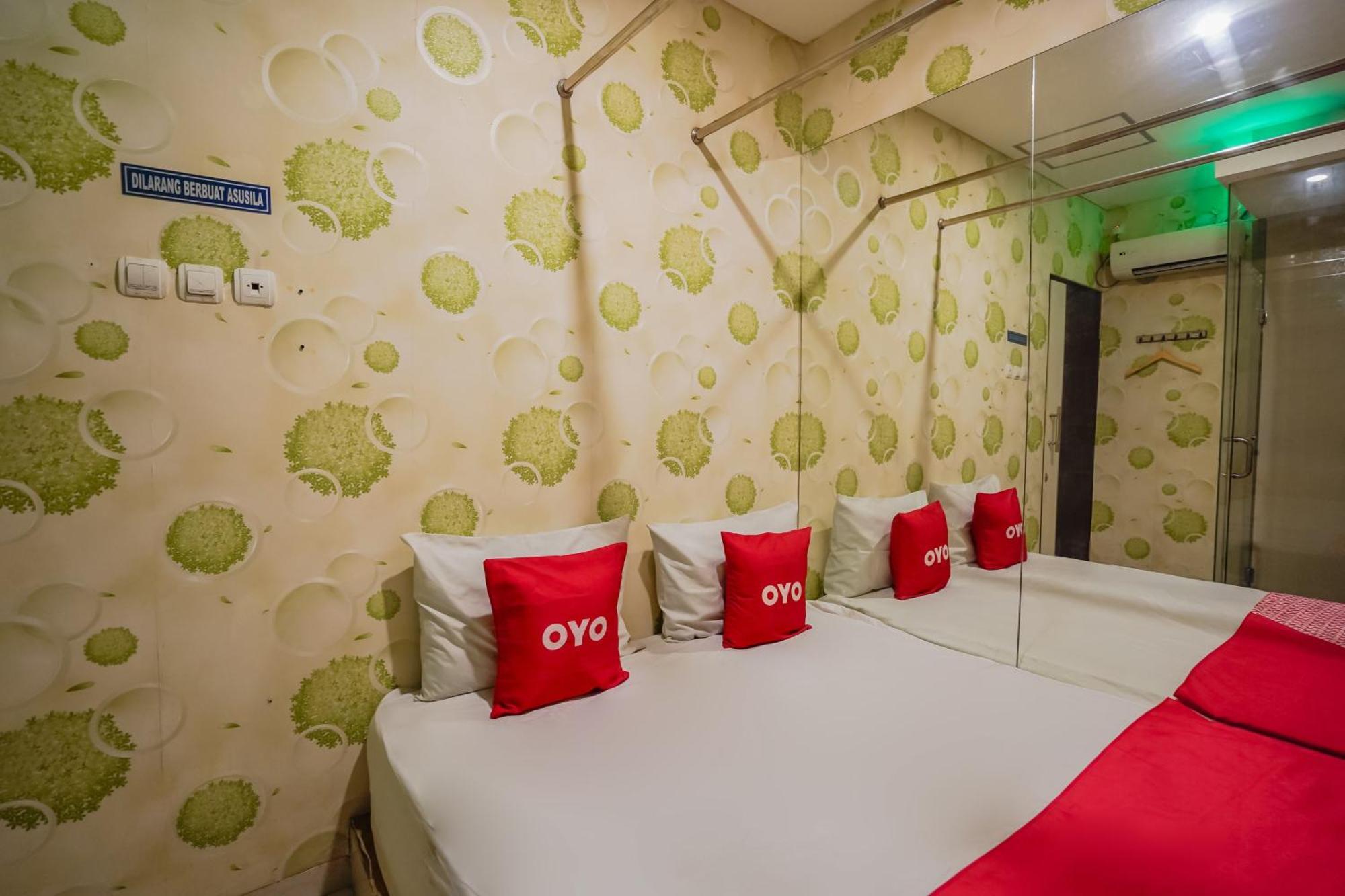 Super Oyo Capital O 92633 Spring Hotel Gubeng Surabaja Zewnętrze zdjęcie