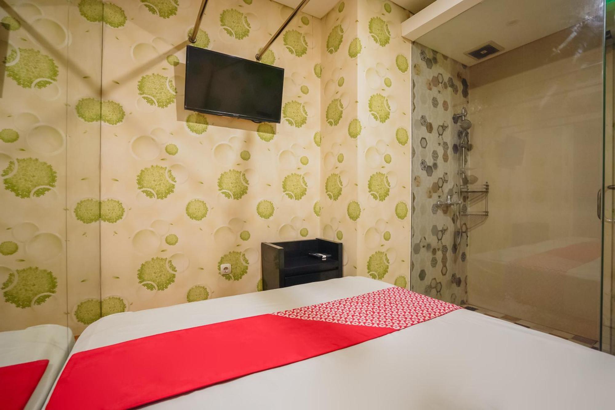 Super Oyo Capital O 92633 Spring Hotel Gubeng Surabaja Zewnętrze zdjęcie