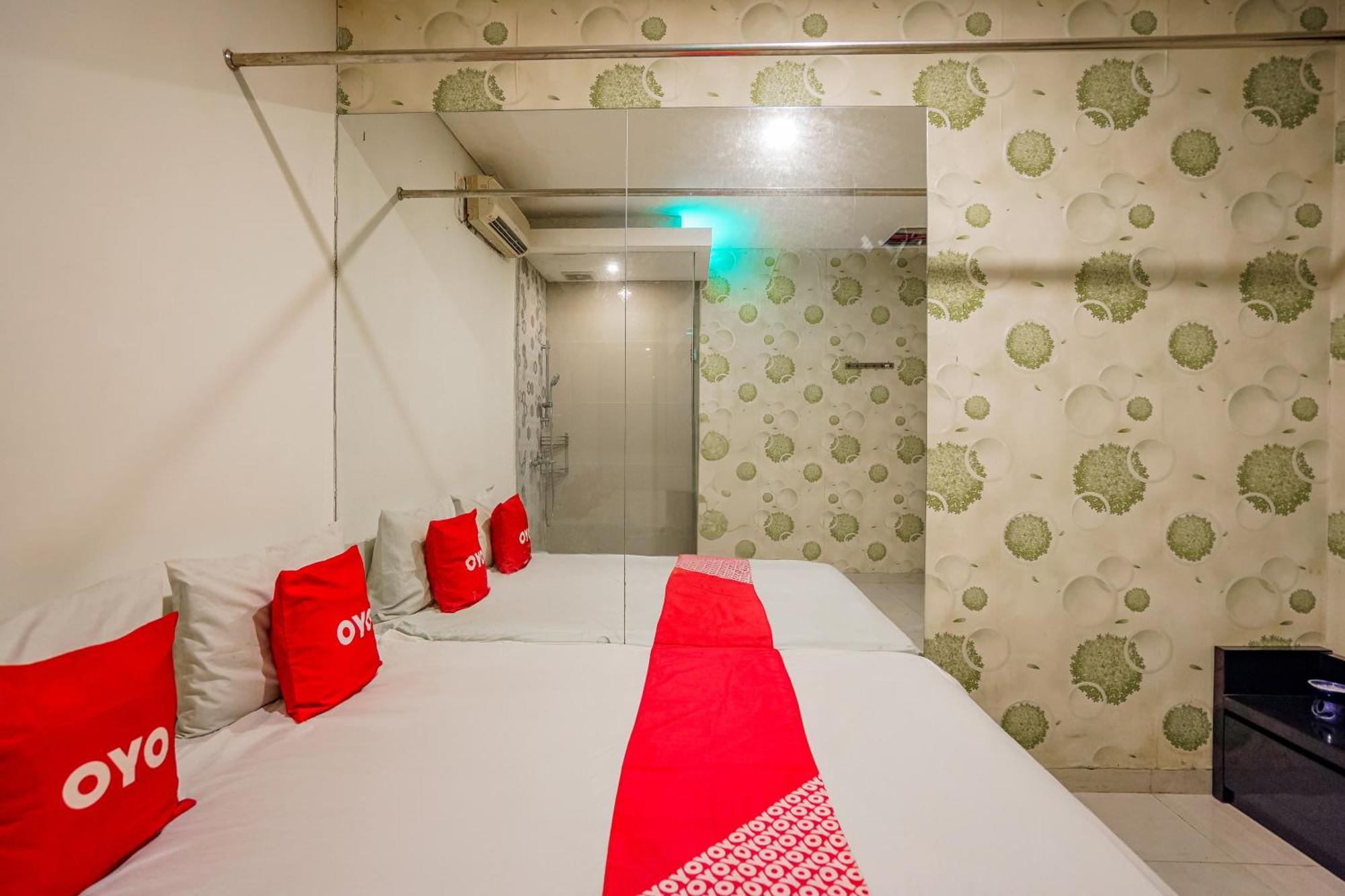 Super Oyo Capital O 92633 Spring Hotel Gubeng Surabaja Zewnętrze zdjęcie