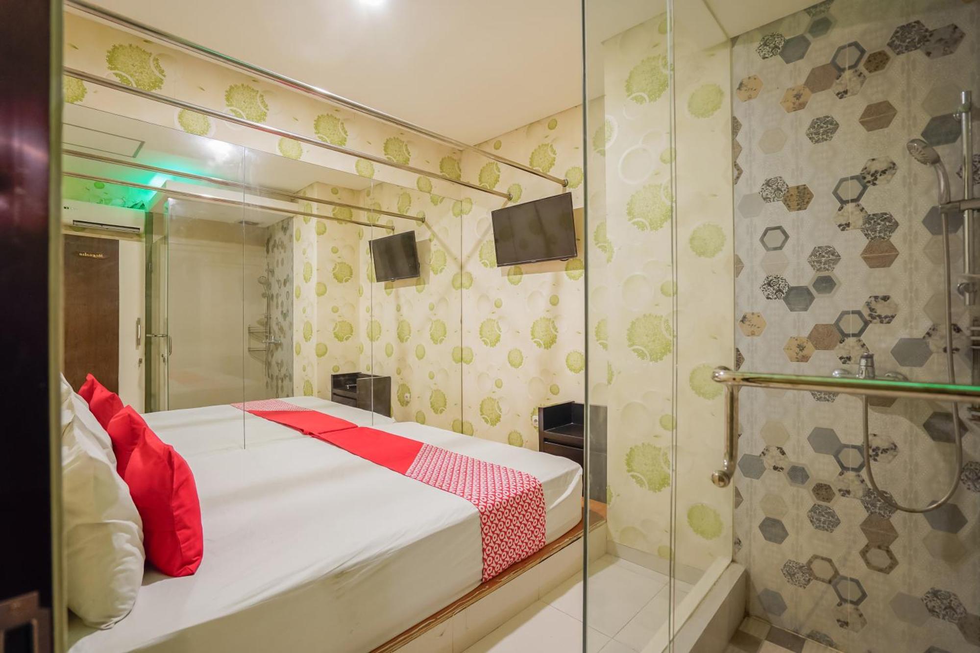 Super Oyo Capital O 92633 Spring Hotel Gubeng Surabaja Zewnętrze zdjęcie